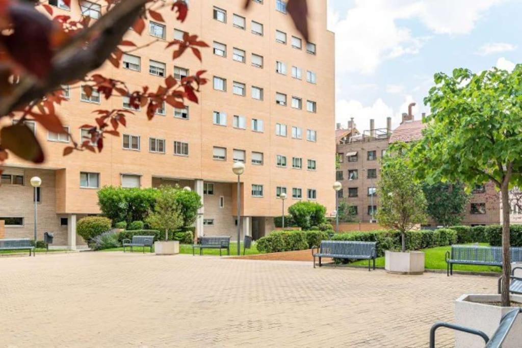 Impresionante Apartamento De 4 Dormitorios 3 Banos Y 2 Plazas De Garaje มาดริด ภายนอก รูปภาพ