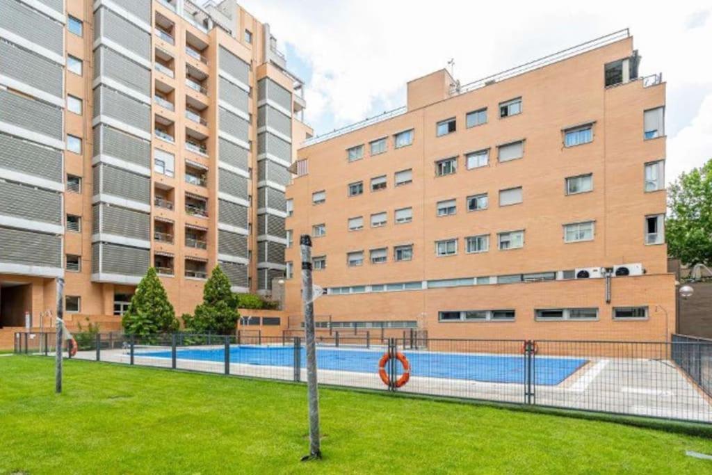 Impresionante Apartamento De 4 Dormitorios 3 Banos Y 2 Plazas De Garaje มาดริด ภายนอก รูปภาพ